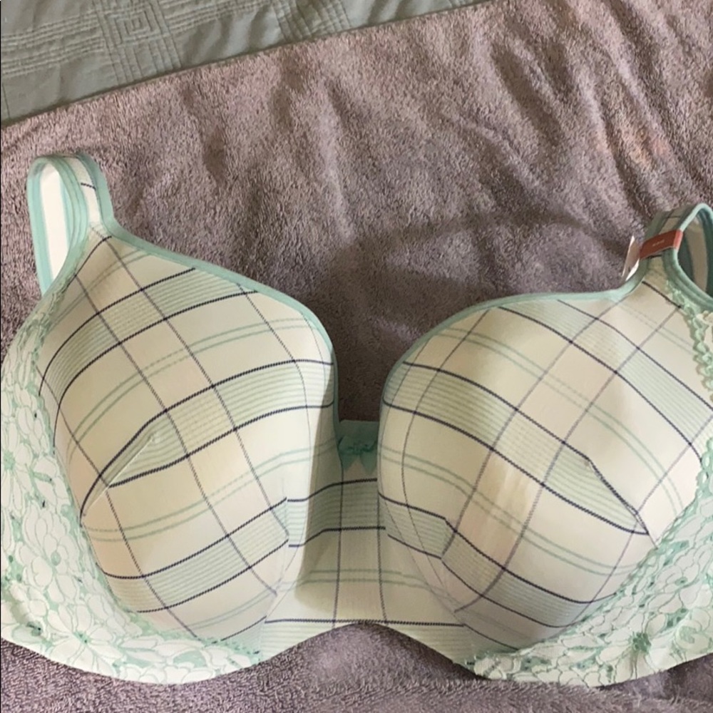 BNWT CACIQUE SIZE 44H BALCONETTE